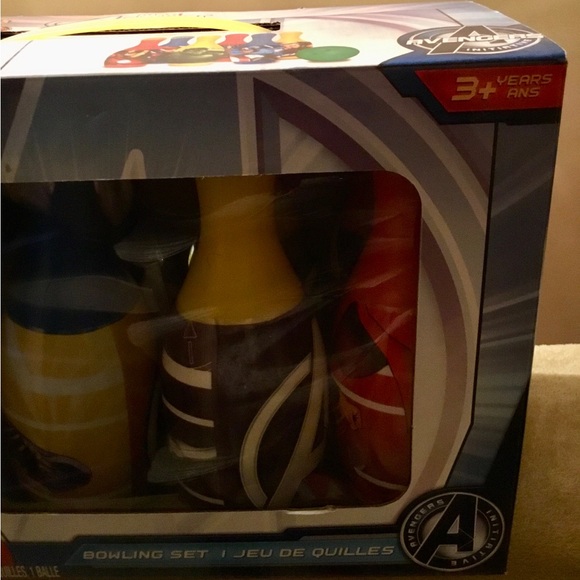 🆕 🎳 MARVEL AVENGERS BOWLING SET / Primary Colors / 6 Pins & 1 Bowling Ball 🎳 - Picture 11 of 12